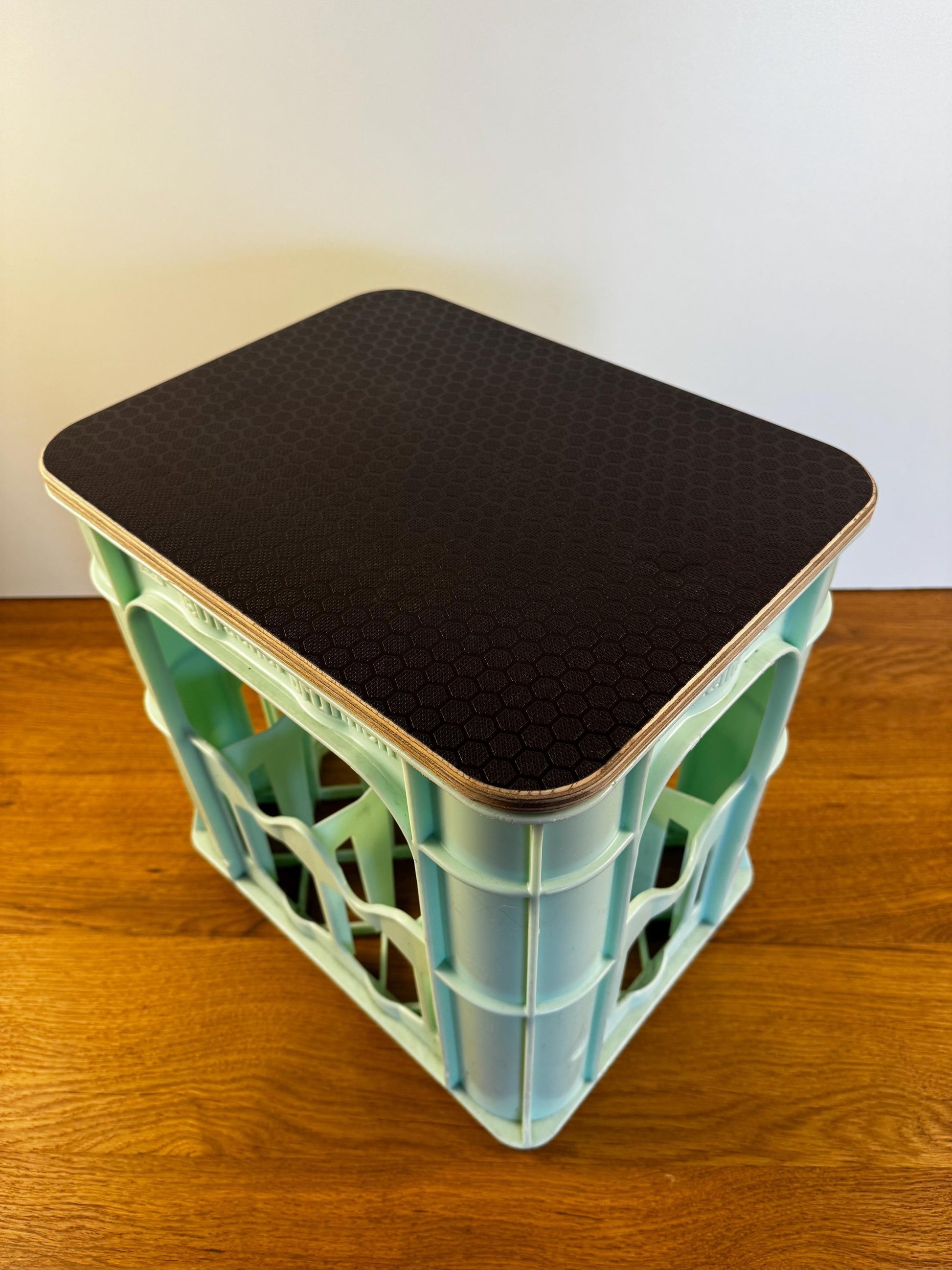 Wasserkastensitz \"Deutscher Brunnen\", Personalisierbar, als Beistelltisch oder Sitzauflage.  Bestens geeignet für Outdoor Aktivitäten