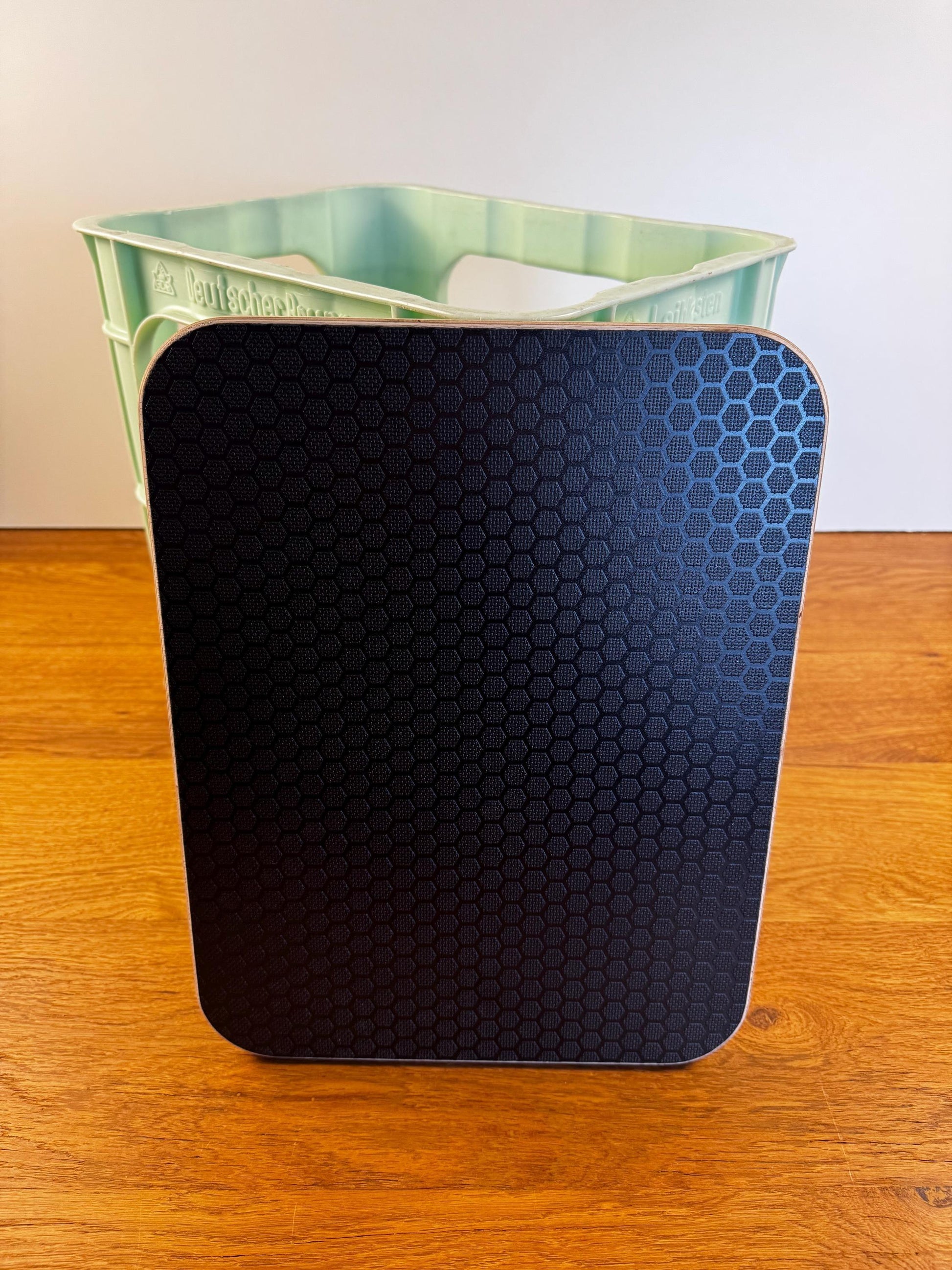 Wasserkastensitz \"Deutscher Brunnen\", Personalisierbar, als Beistelltisch oder Sitzauflage.  Bestens geeignet für Outdoor Aktivitäten