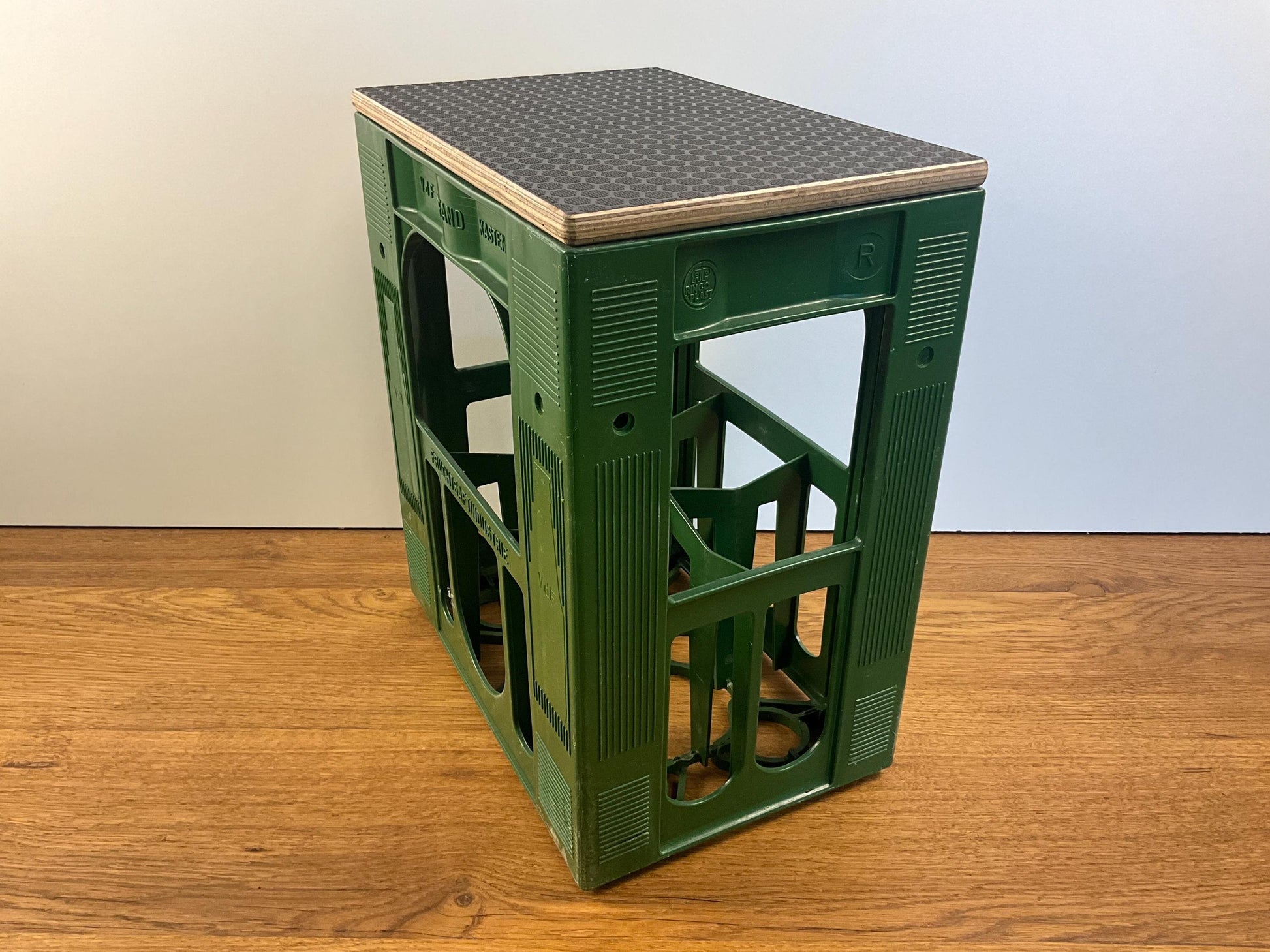 VdF Pfand-Kasten Abdeckung \"Fruchtsaftindustrie\", personalisierbar, Beistelltisch oder Sitzauflage. Bestens geeignet für Outdoor Aktivitäten