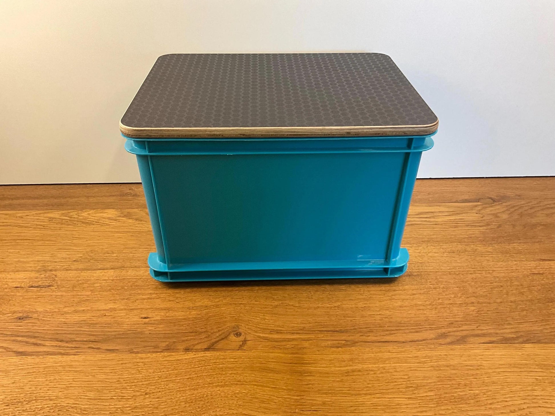 Abdeckung für Curver Unibox mit 30 bzw. 15 Liter, personalisierbar, als Beistelltisch oder Sitzauflage. Auch super für Outdoor Aktivitäten