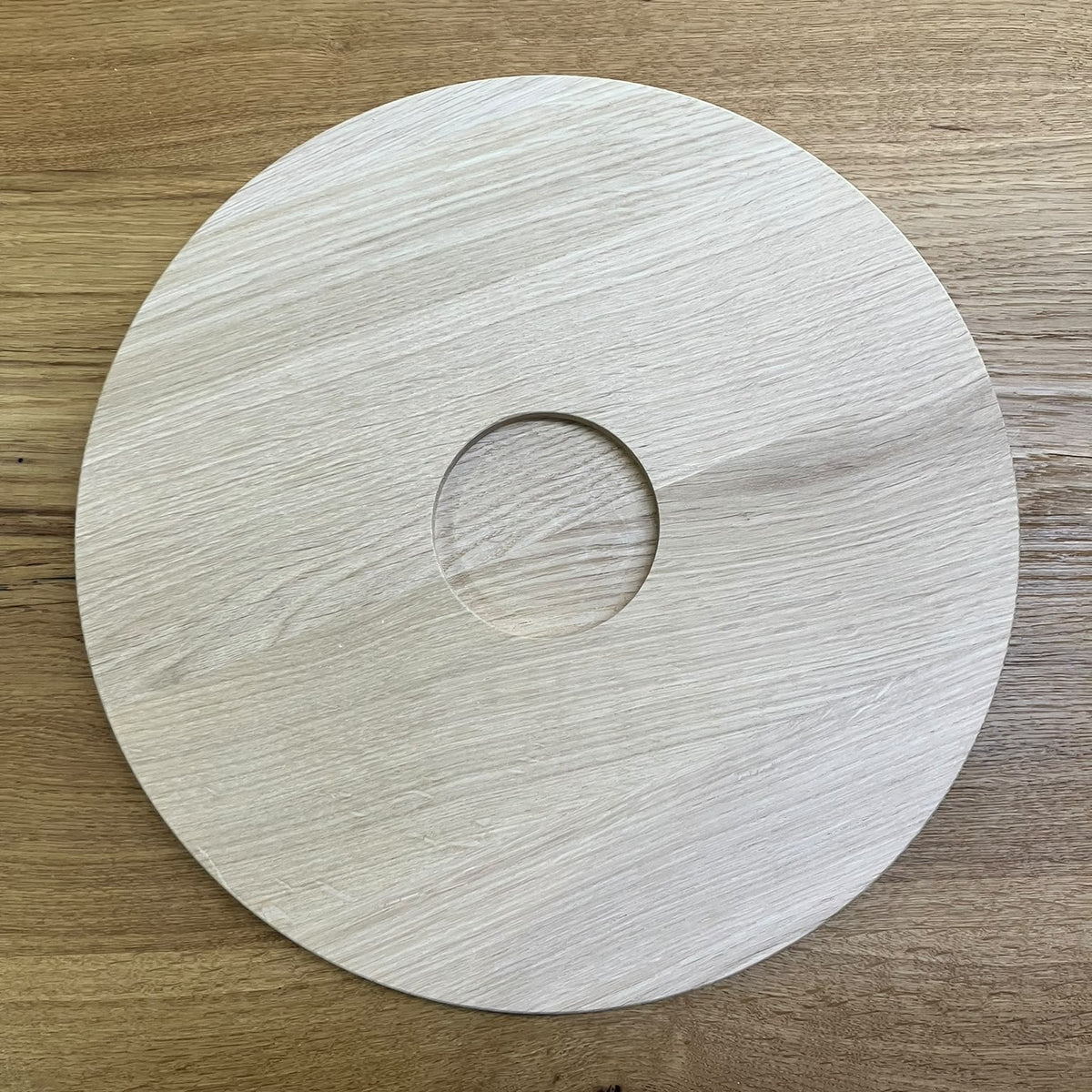 Adventsteller aus Wildeiche, Ø 35 cm, mit Glasmulde, Originalfoto, frisch gefräst, ungeölt