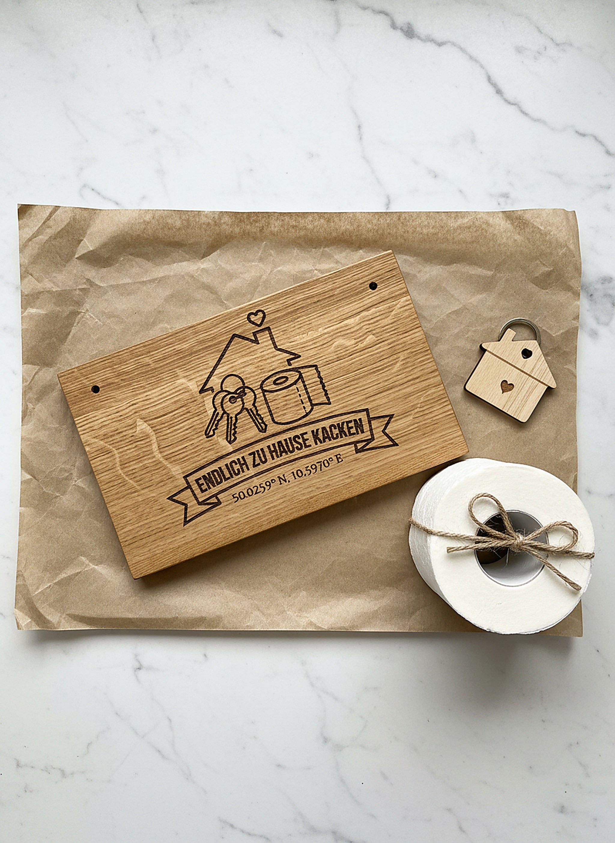 Holzschild 'Endlich zu Hause kacken' · Wildeiche, Bild 2 von 5