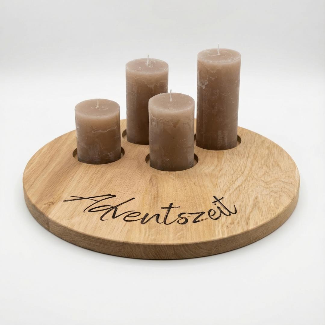 Adventskranz aus Massivholz, Ø 35 cm – Wildeiche oder Buche, mit Kerzenmulden und Gravur