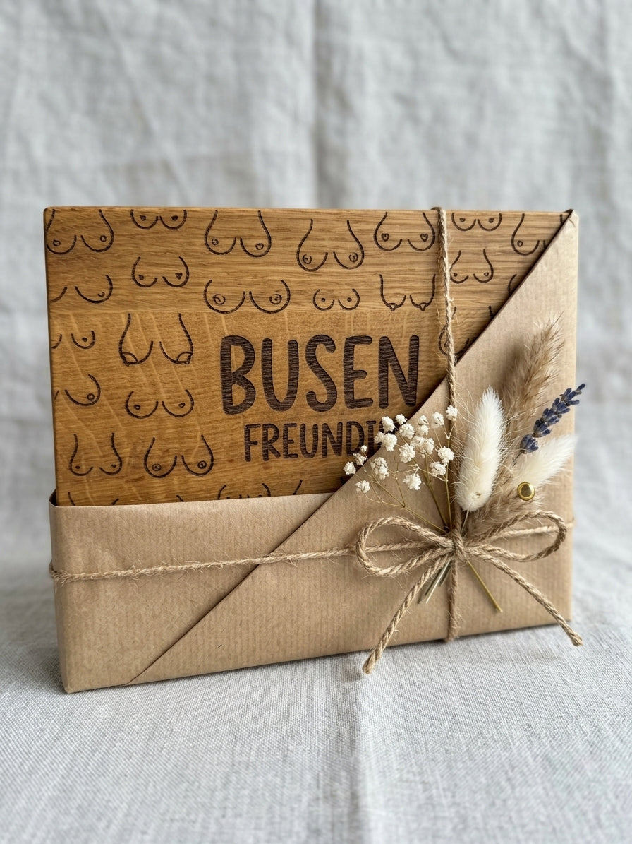 Holzschild Busen Freundin mit Geschenkverpackung und Schleife
